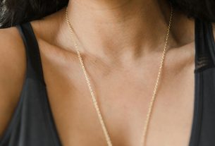 Złota biżuteria dla kobiet - jak wybrać idealną?